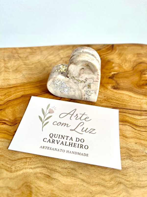 Porta-cartões em jesmonite em forma de coração - Image 5