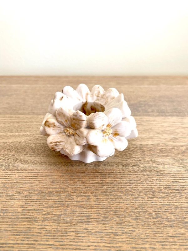 Castiçal floral em jesmonite - Image 4