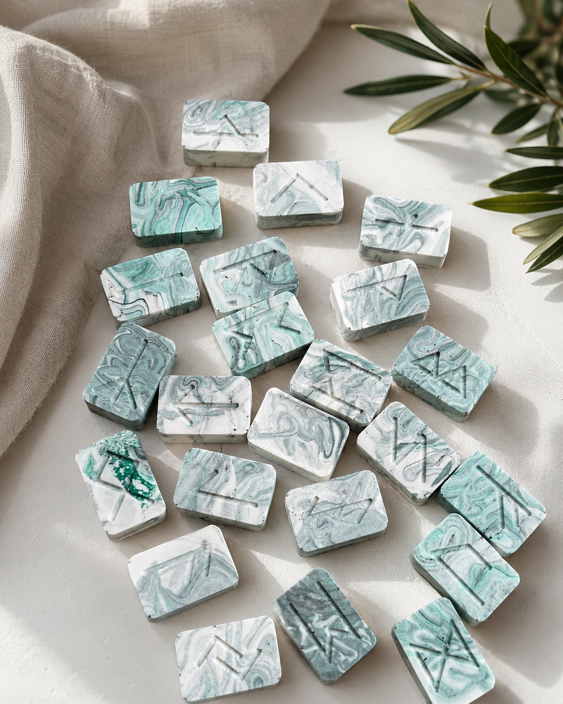 Conjunto de Runas em Jesmonite – 24 peças
