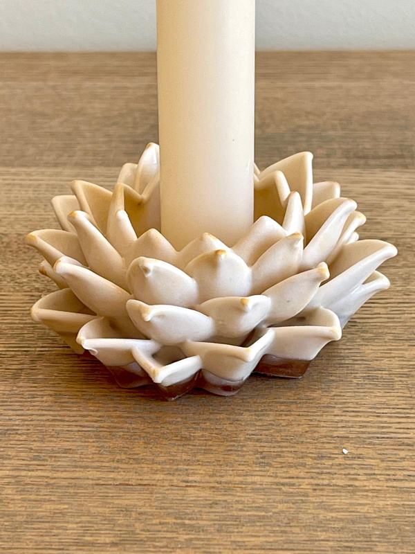 Castiçal Lótus em Jesmonite - Image 2